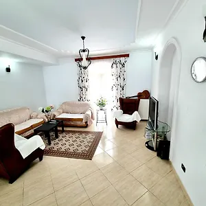 Hostel Luckyshine, Vlorë